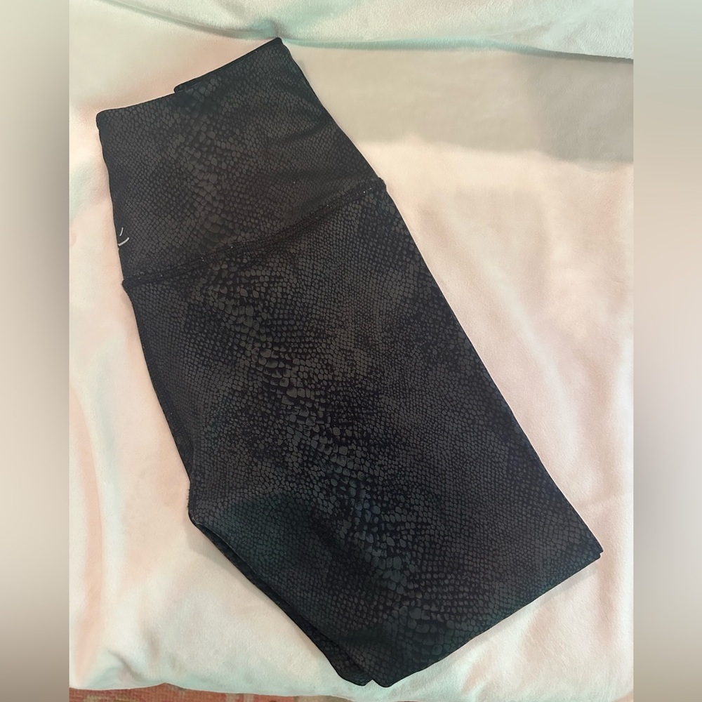Beyond Yoga Black Snake Print Leggings Sz S